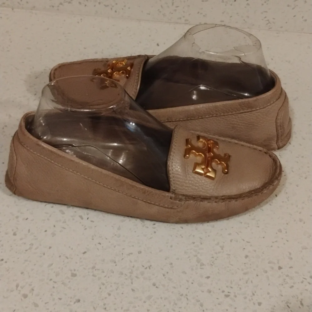 Tory Burch Beige Loafers with Gold Emblem - Picture 2 of 6